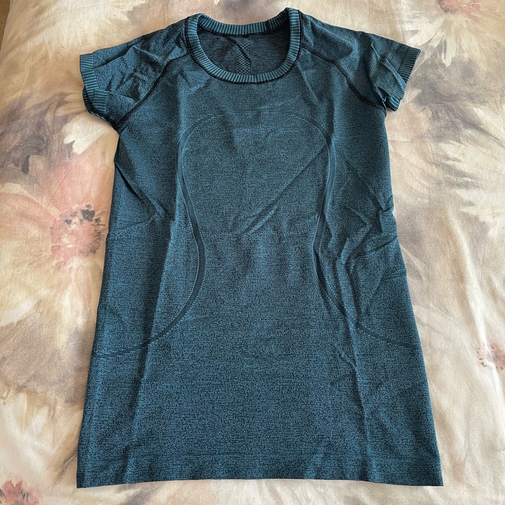 Lululemon Swiftly Tech Short-Sleeve Hip-Length